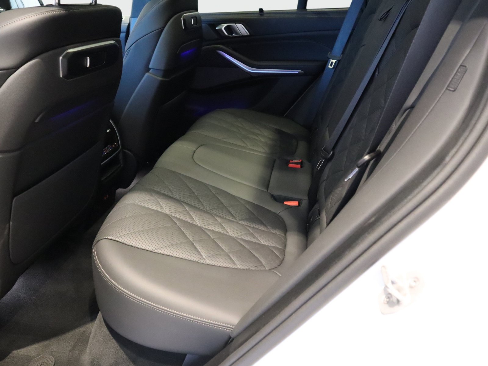 Used 2026 BMW X5 M60i AWD/4WD image 15