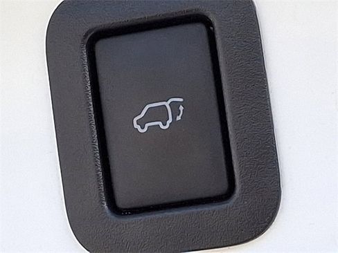 Used 2014 Toyota Highlander Limited image 32