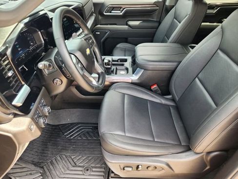 Used 2024 Chevrolet Silverado 1500 LTZ AWD/4WD image 13