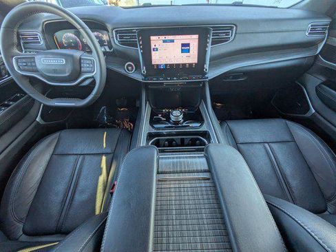 Used 2024 Jeep Wagoneer Series II image 13