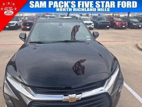 Used 2021 Chevrolet Blazer LT FWD image 2
