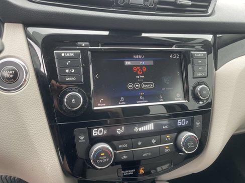 Used 2022 Nissan Rogue Sport SV w/ Technology Package AWD/4WD image 11