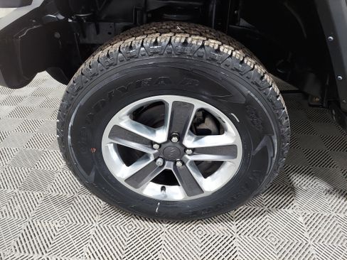 Used 2021 Jeep Wrangler Unlimited Sahara w/ Uconnect 4C Nav & Sound Group image 6