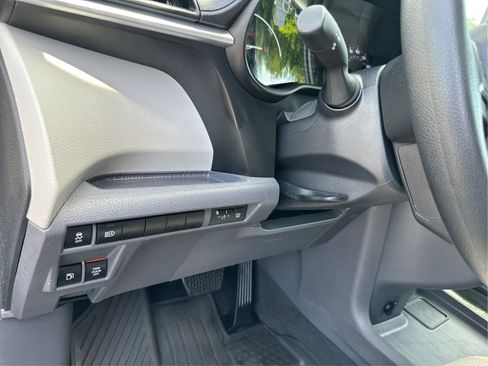Used 2024 Toyota Sienna LE w/ LE Plus Package AWD/4WD image 20