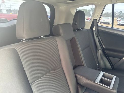 Used 2018 Toyota RAV4 LE image 24