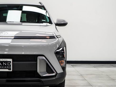 Used 2025 Hyundai Kona SEL image 5