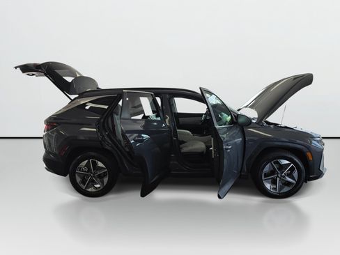Used 2025 Hyundai Tucson SEL FWD image 9