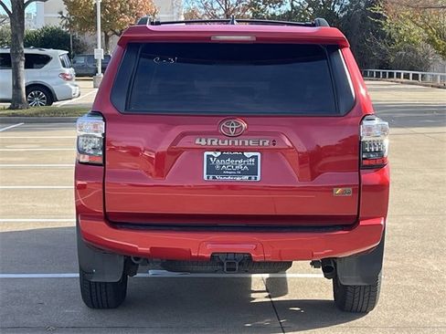 Used 2023 Toyota 4Runner 40th Anniversary SE image 5