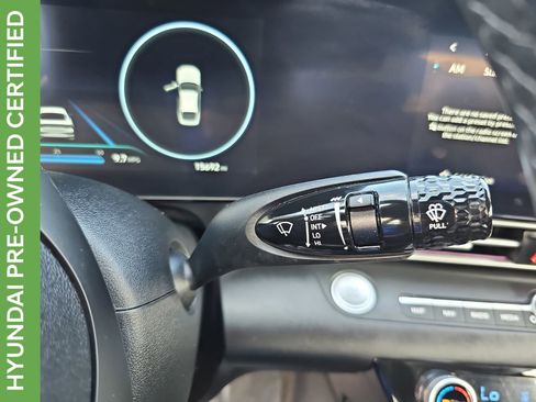 Certified 2023 Hyundai Elantra Limited FWD image 18