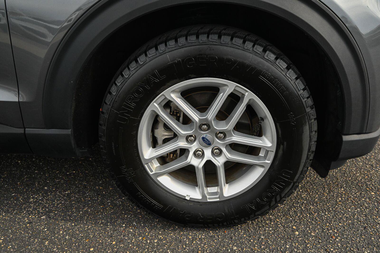 Used 2025 Ford Explorer Active AWD/4WD image 15