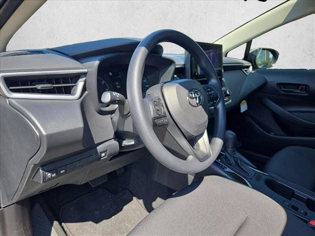 Used 2025 Toyota Corolla LE FWD image 9