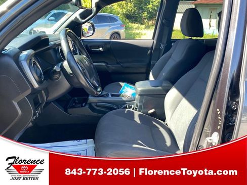 Used 2019 Toyota Tacoma TRD Sport AWD/4WD image 6