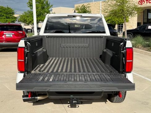 Used 2025 Toyota Tacoma TRD Off-Road image 28