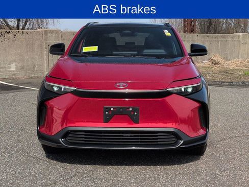 Used 2024 Toyota bZ4X XLE w/ Weather Package image 8