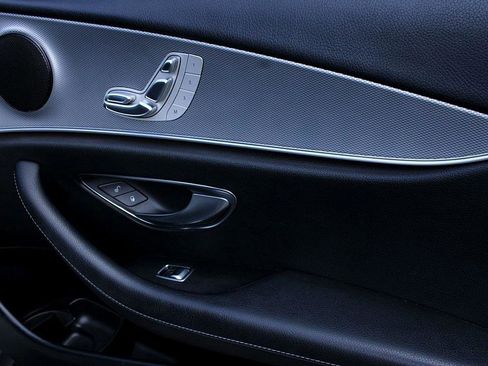 Used 2018 Mercedes-Benz E 300 image 24