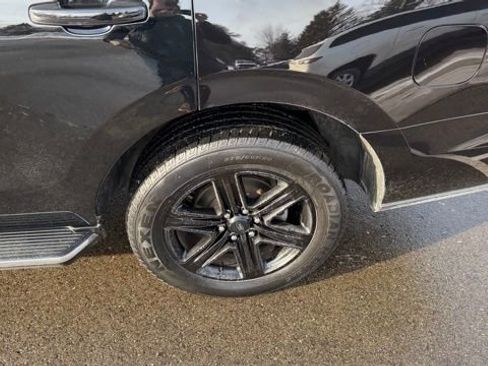 Used 2021 Ford Expedition XLT image 13