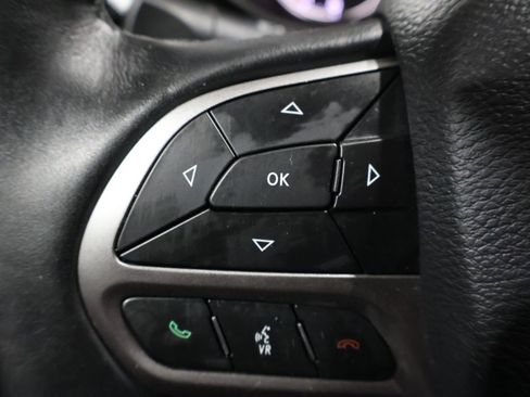 Used 2019 Jeep Cherokee Limited image 34