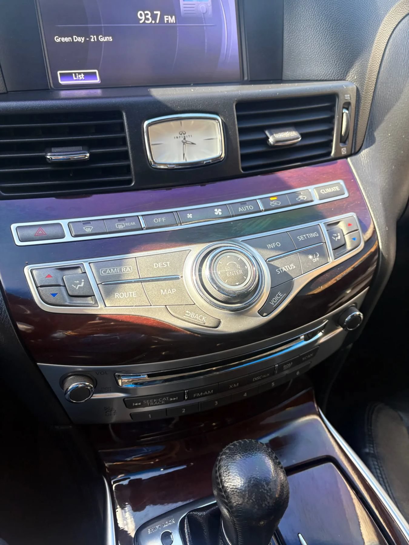 Used 2015 INFINITI Q70 L 3.7 AWD/4WD image 18