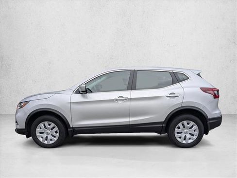 Used 2020 Nissan Rogue Sport S image 9