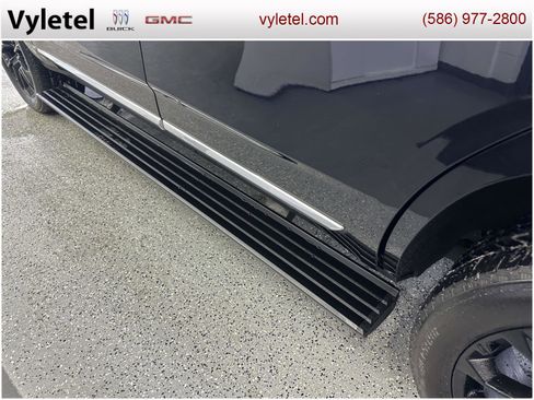 Used 2023 GMC Yukon Denali image 10