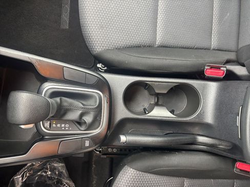 Used 2025 Kia Soul LX w/ LX Technology Package FWD image 39