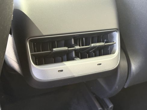 Used 2024 Tesla Model Y 2WD image 13