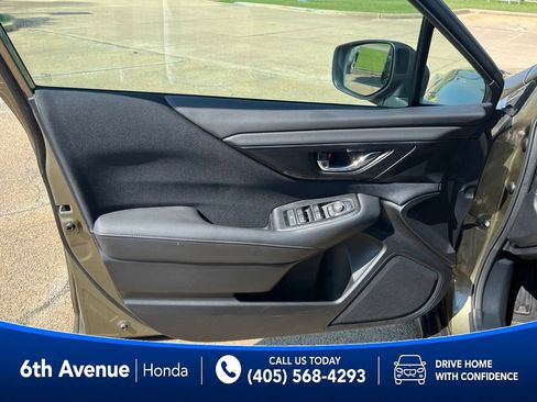 Used 2025 Subaru Outback Premium AWD/4WD image 26