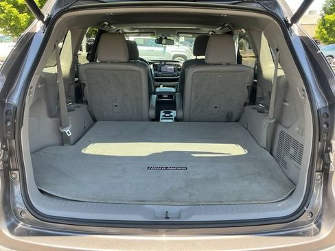 Used 2015 Toyota Highlander Limited AWD/4WD image 31