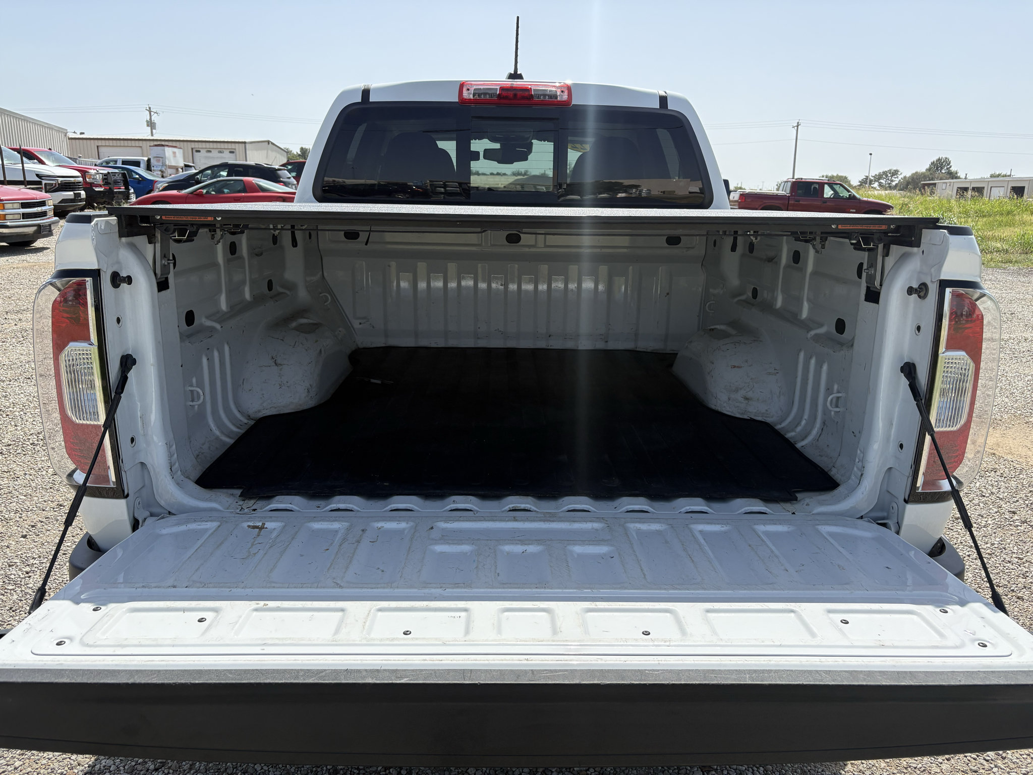 Used 2022 GMC Canyon AT4 w/ Driver Alert Package AWD/4WD image 23