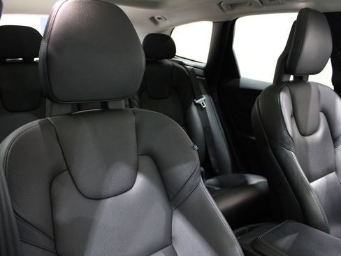 Used 2018 Volvo XC60 T6 Momentum w/ Convenience Package AWD/4WD image 36