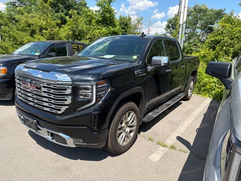 Used 2022 GMC Sierra 1500 Denali AWD/4WD image 1