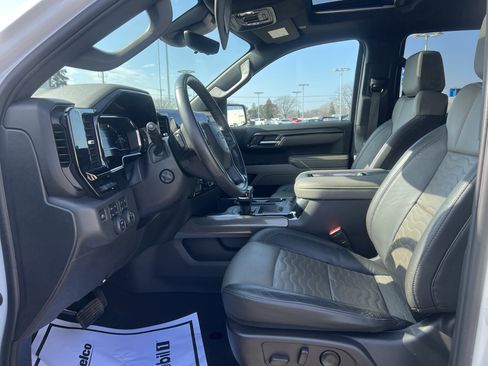 Used 2022 Chevrolet Silverado 1500 ZR2 w/ Technology Package image 15