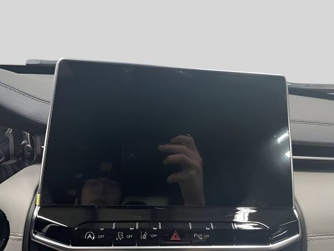 New 2026 Jeep Compass Limited image 16