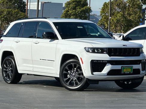 New 2026 Jeep Grand Cherokee Limited image 2