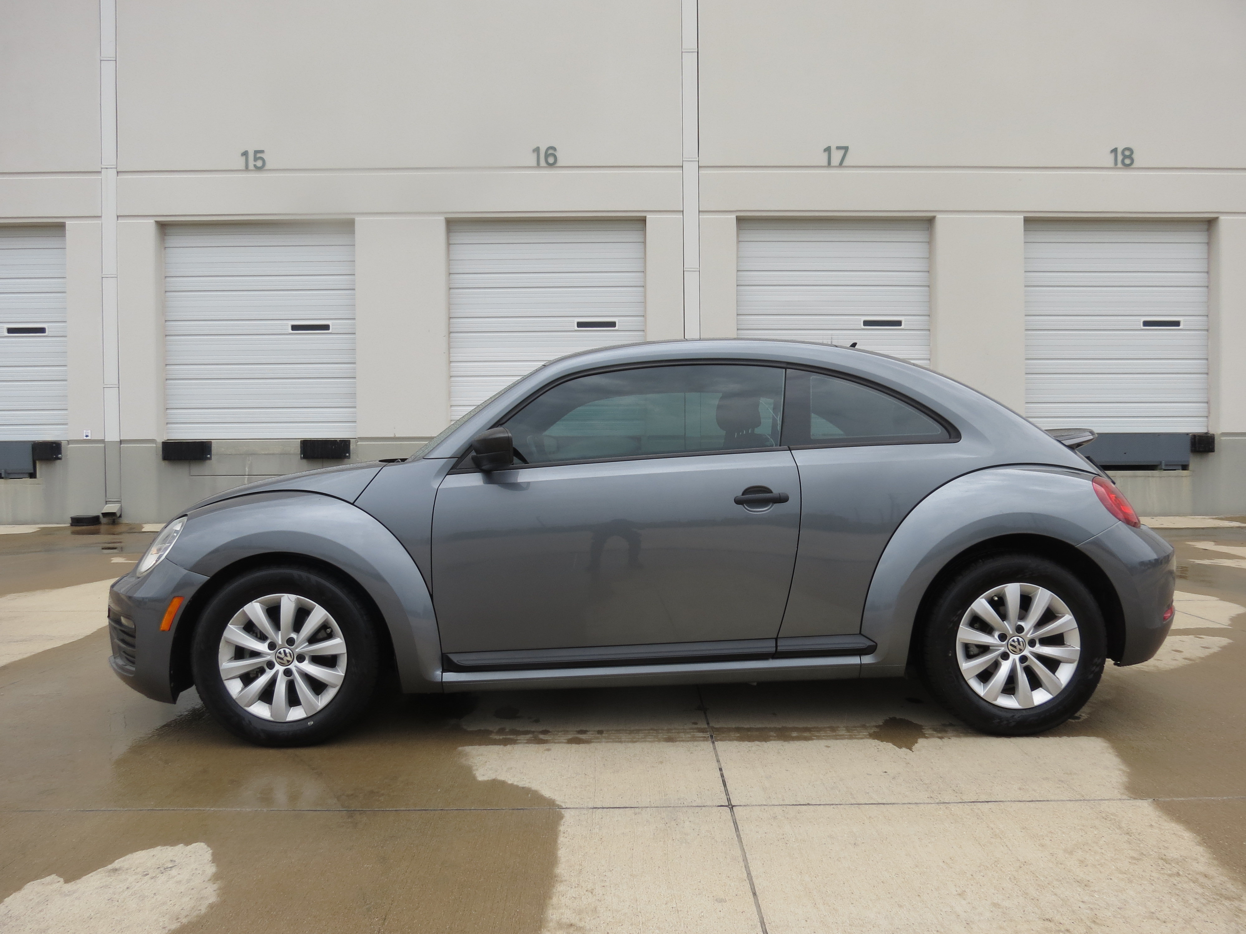 Used 2017 Volkswagen Beetle 1.8T S FWD image 5
