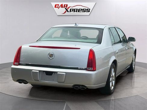 Used 2011 Cadillac DTS Luxury image 7