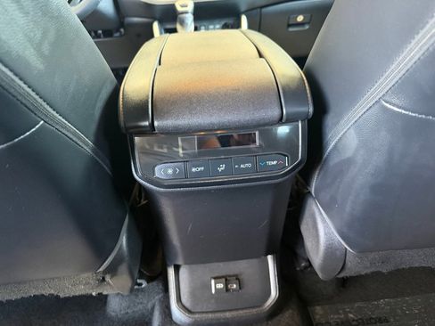 Used 2022 Toyota Highlander XSE FWD image 24