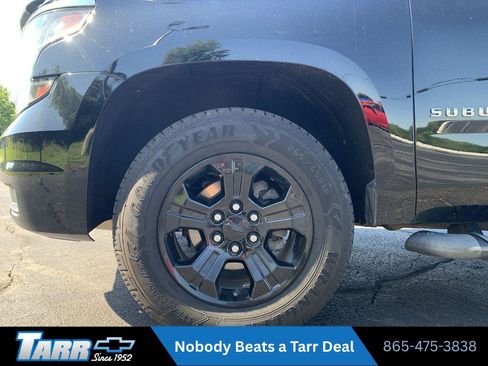 Used 2017 Chevrolet Suburban LT AWD/4WD image 19