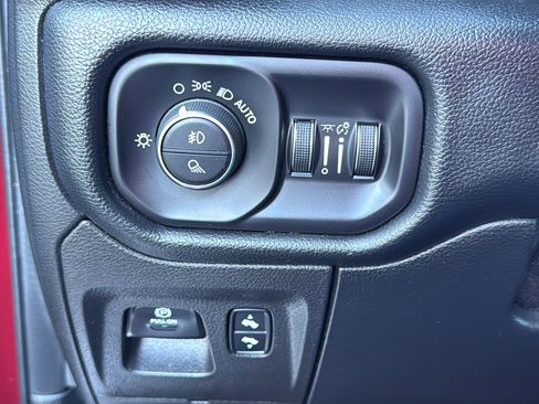 Certified 2021 RAM 1500 Laramie image 29