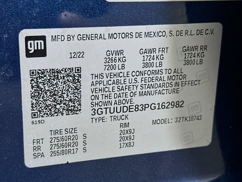 Used 2023 GMC Sierra 1500 SLT AWD/4WD image 12