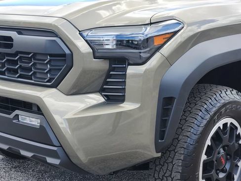 Certified 2026 Toyota Tacoma TRD Off-Road AWD/4WD image 8