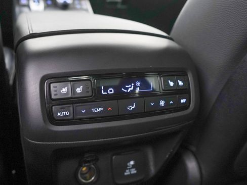 Used 2023 Hyundai Palisade Limited AWD/4WD image 17