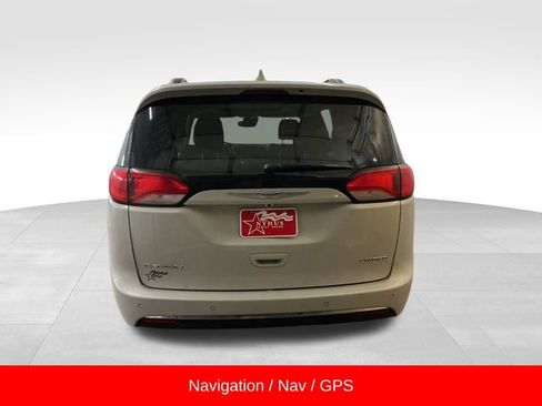 Used 2017 Chrysler Pacifica Limited w/ UConnect Theater Package image 6