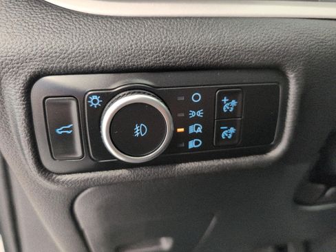 Used 2024 Ford Explorer XLT w/ Equipment Group 202A AWD/4WD image 10