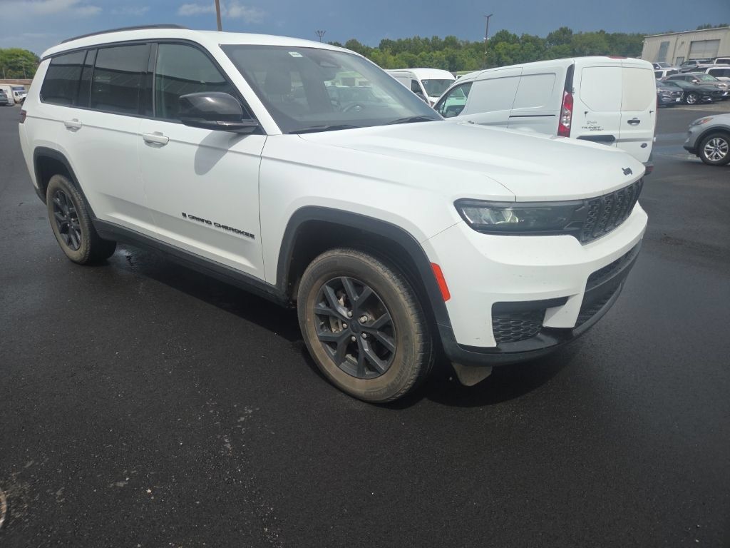 Used 2024 Jeep Grand Cherokee L Laredo RWD image 18