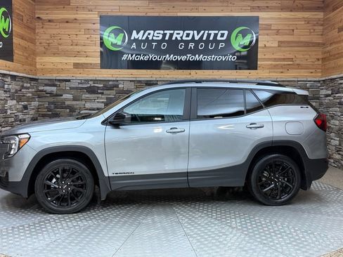 Used 2023 GMC Terrain SLE w/ Driver Convenience Package AWD/4WD image 18