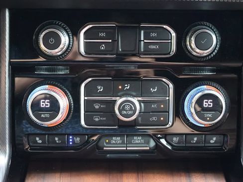 Used 2023 GMC Yukon Denali Ultimate AWD/4WD image 16