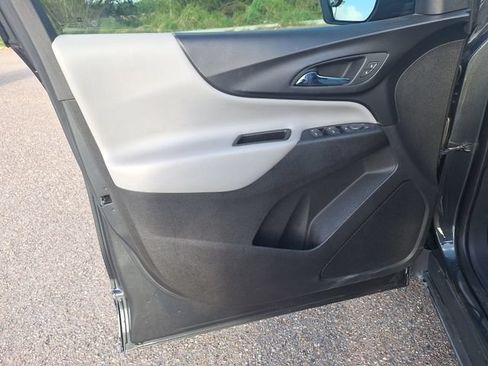 Used 2019 Chevrolet Equinox LS FWD image 10