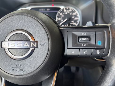 Used 2023 Nissan Rogue SV AWD/4WD image 22