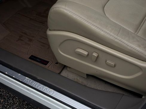 Used 2013 Nissan Murano LE w/ Platinum Pkg image 14